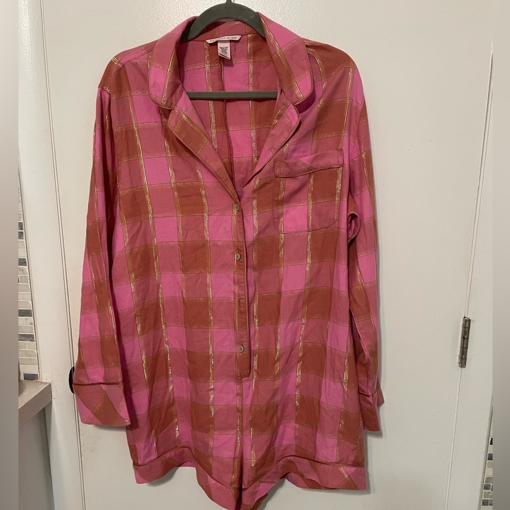 Victoria’s Secret two tone pink w gold metallic one pc romper button front Lg